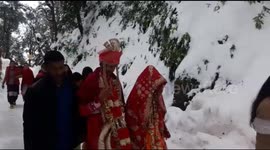 It's got to be love! Groom walks 10km in heavy snow to attend wedding ceremony in India