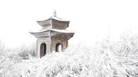 Snow turns Chinese mountain into enchanting winter landscape