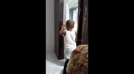 Expressions while seeing owned face in mirror