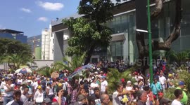 Newsflare Edit - Venezuelans take to the streets in support of interim president Juan Guaidó