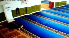 Man Stole Cellphone From A Sleeping Man in the Indonesia mosque