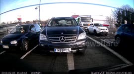 Reckless drivers cut each other off in London road rage