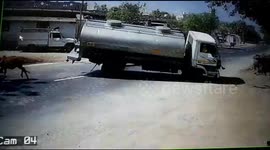 Fast-thinking truck driver makes amazing swerve to avoid cow in the road