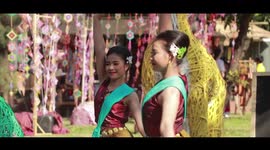 Stunning displays of traditional Thai dancing with modern twist