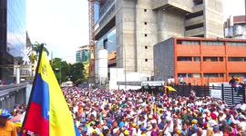 Venezuelans gather to listen to Juan Guaido