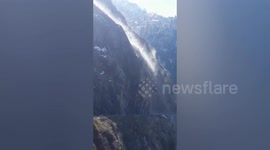 Fresh landslide closes mountain road in Kashmir, northern India