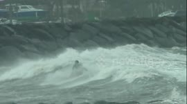 Rare winter storm lashes Hawaii as 60-foot waves anticipated