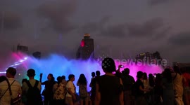 Tourists flock to see southeast Asia’s longest water fountain