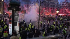 Gilets jaunes protests Paris December 2018 5/8