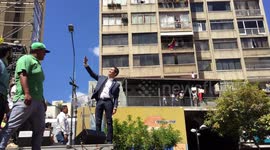 Faces of hope? Guaidó takes selfie with supporters during Caracas speech