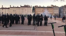 Chaos in Lyon as yellow vest protesters clash with riot police