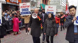 NYC: Sen. Schumer greets crowd at Chinese New Year Parade
