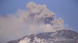Massive ash eruption stops the International Airport of Catania
