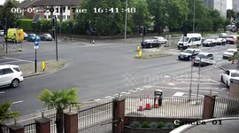 HIGH SPEED CAR CRASH Audi TT and Mercedes S Class London
