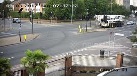 Mobile Crane Crash into Traffic Light