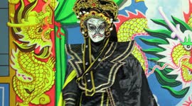 Chinese opera act fail