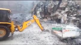 Live video of jeep skidding down in Northern India.