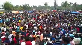 Terrifying scene as bull smashes through crowd at Indian festival