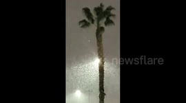 Newsflare Edit - IT'S SNOWING IN LAS VEGAS!!!! https://t.co/9Qt6tP4rxH