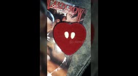 How to apply scarecrow vampire fangs