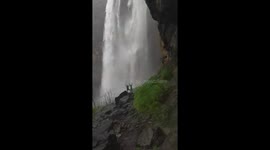 Trekker visits amazing remote waterfall in central India