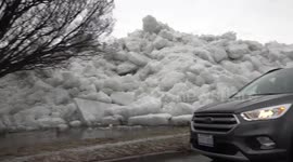 Huge blocks of ice crash onto shore of Lake Erie just feet from onlookers