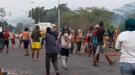 Man injured in demonstrations against the Bolivarian National Guard of Venezuela on the Francisco de Paula Santander bridge