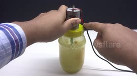 Savvy inventor shows how you can make a simple home-made juicer