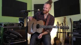 Newton Faulkner Inside Studio Interview /  Performance