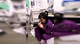 Heroic vet gives CPR to dying kitten to bring it back to life