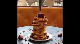 Drizzling pancakes with toffee sauce