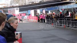 SIR MO WINS VITALITY BIG HALF Sir Mo Farah defended his Vitality Big Half title as Charlotte Purdue, David Weir and Margriet van den Broek were also victorious