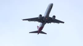 Plane twice aborts landing at London City Airport due to strong winds