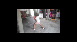 6 year old lesli still boxing