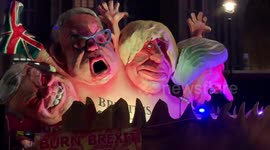 People’s Vote van trolls Brexiteers and anti-EU protesters outside UK Parliament