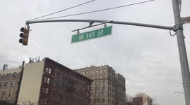 MAN GOT STABBED IN THE MIDDLE OF THE DAY IN MANHATTAN