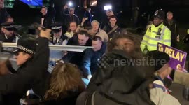 Brexit supporters defy police orders by surrounding the car of remain protester