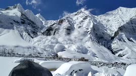 Avalanche strikes village in northern India, chilling footage caught on camera