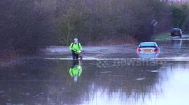 Cyclist braves flooding in Yorkshire alone to get to work