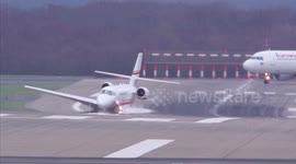 Private jet makes extremely shaky landing in high crosswinds at German airport