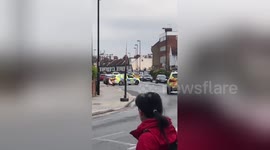 Armed police in Croydon respond to reports of a man with firearm 'threatening to kill people'