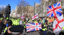 Pro-Brexit and Yellow Vest protesters march through London