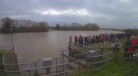 5* Severn Bore flooding the river banks, time lapse