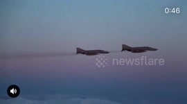 Classic F-4 Phantom formation flying