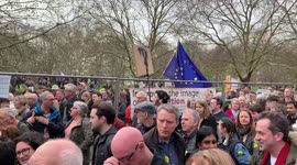 Crowds cheer as 1pm signals the start of the March Against Brexit