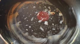 Life hack- Easy way to clean the frying pan!