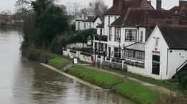 Hotel pontoon submerged by flooded Thames