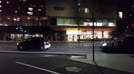 London cars in traffic light honk battle