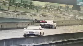 Reckless drone pilot parks on busy Chinese motorway to play with drone
