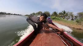 Thailand longtail boat racer reaches incredible speeds of 100kmh on modified craft